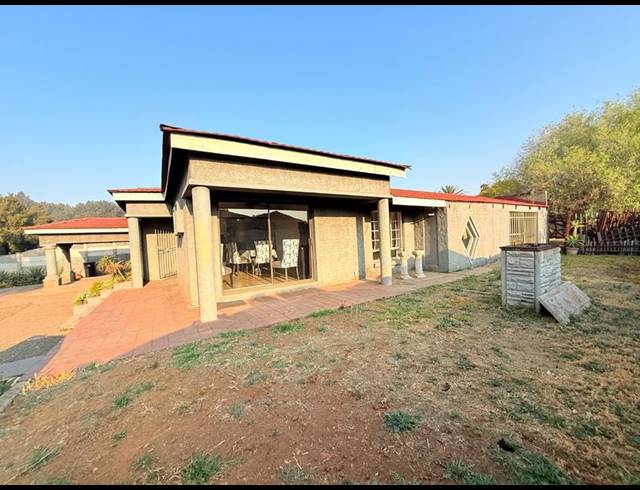 4 BEDROOM HOUSE FOR SALE IN VANDERBIJLPARK CW 4